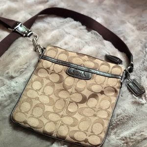 Classic Coach side bag - brown C design